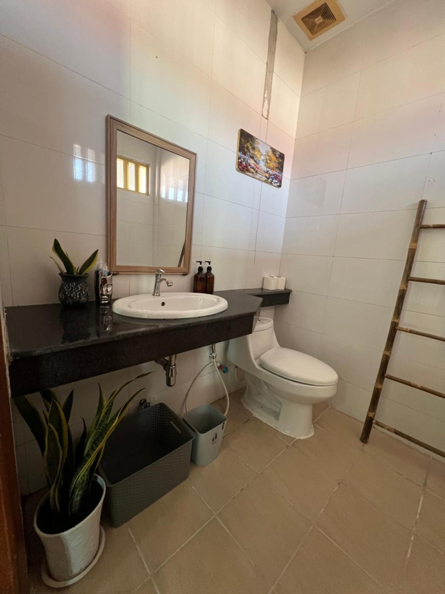 פנום פן D32 Homestay Near Airport Behind Brown Coffee Airport מראה חיצוני תמונה