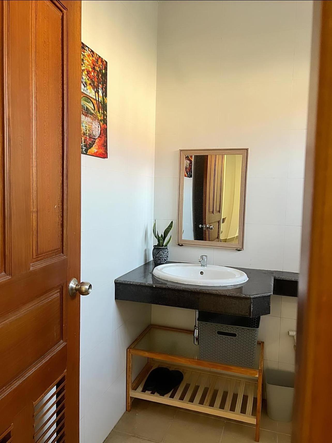 פנום פן D32 Homestay Near Airport Behind Brown Coffee Airport מראה חיצוני תמונה